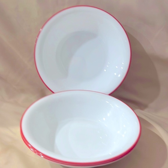 Set of 3 Corelle Red and White Splender Round Cereal Bowls.New and Perfect.A1708 - Picture 1 of 6